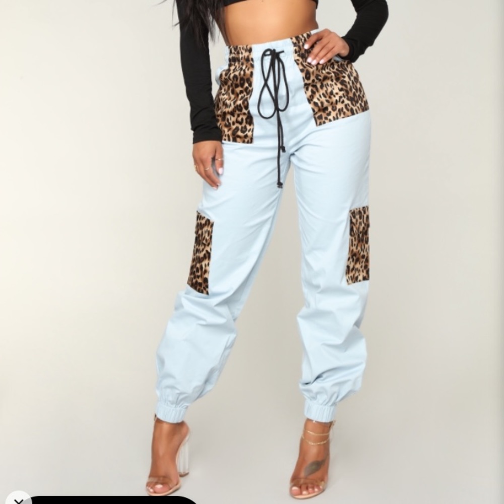 Women’s joggers- BRAND NEW